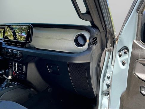 Certified 2024 Jeep Wrangler Willys AWD/4WD image 19