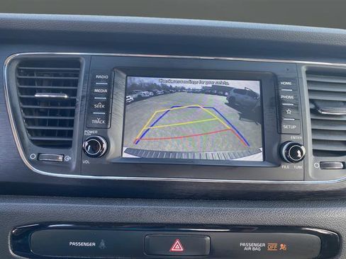 Used 2019 Kia Sedona L FWD image 14