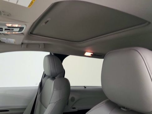 Used 2026 Toyota Sienna XLE FWD image 16
