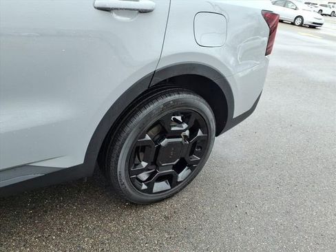 Used 2025 Kia Sorento X-Line EX image 5