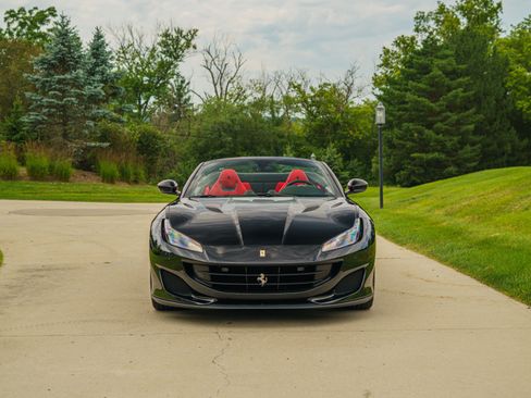 Used 2019 Ferrari Portofino RWD image 23