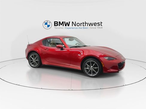 Used 2017 MAZDA MX-5 Miata RF Grand Touring image 6