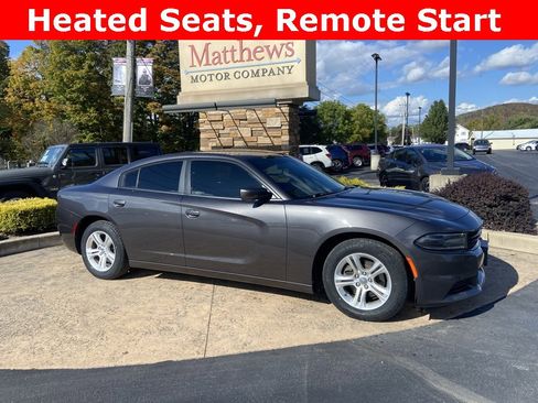 Used 2019 Dodge Charger SXT w/ Leather Interior Group image 2