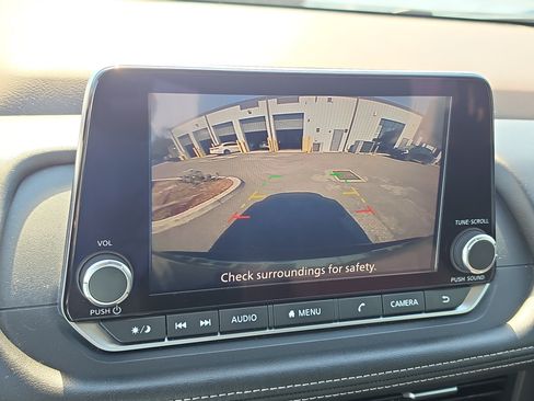 Used 2023 Nissan Rogue S FWD image 22