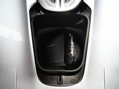 Used 2020 McLaren Speedtail RWD image 25