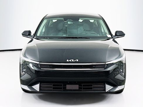Used 2025 Kia K4 FWD image 2