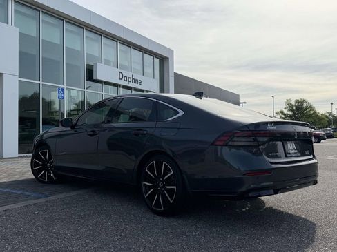 Used 2024 Honda Accord Touring image 5