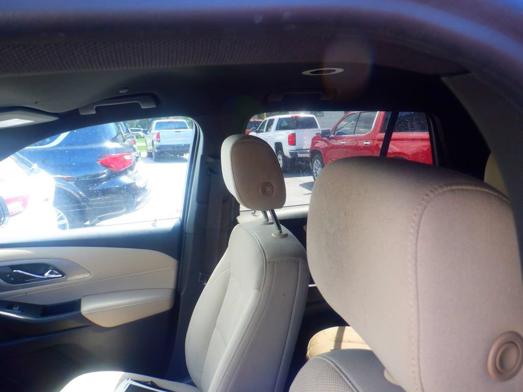 Used 2023 Chevrolet Traverse LS w/ Safety Package FWD image 13