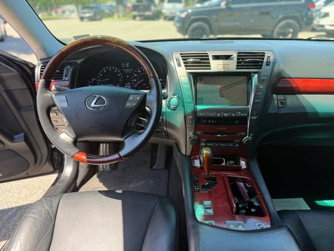 Used 2008 Lexus LS 460 RWD image 19