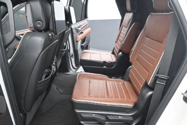 Used 2023 GMC Yukon Denali Ultimate AWD/4WD image 12