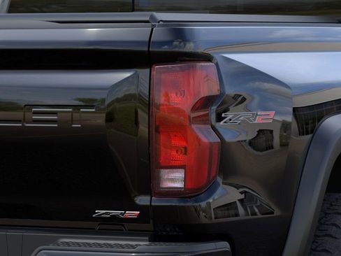 New 2026 Chevrolet Colorado ZR2 w/ Technology Package AWD/4WD image 12