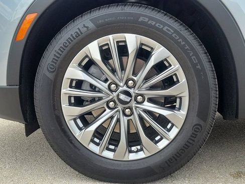 Used 2025 Cadillac XT4 Premium Luxury FWD image 4