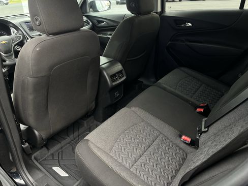 Used 2023 Chevrolet Equinox LT image 3