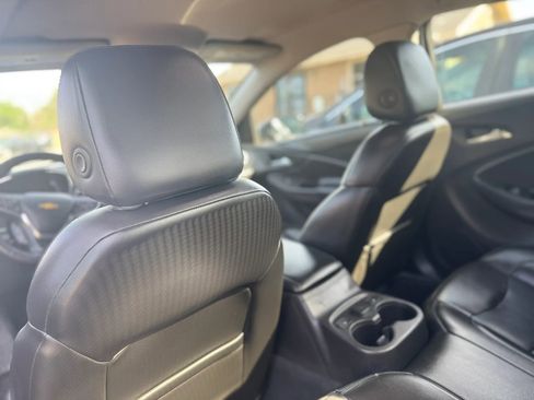 Used 2018 Chevrolet Volt Premier w/ Driver Confidence Package image 16