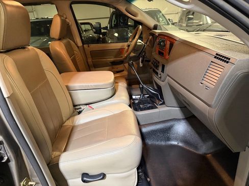 Used 2006 Dodge Ram 2500 Truck SLT image 5