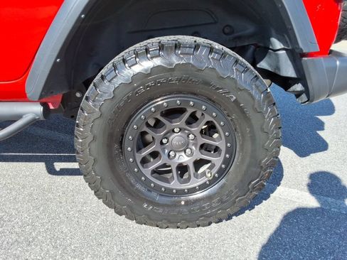 Used 2022 Jeep Wrangler Unlimited Rubicon w/ Xtreme Recon 35" Tire Package AWD/4WD image 12