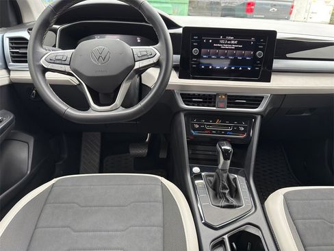 New 2025 Volkswagen Taos SE image 23