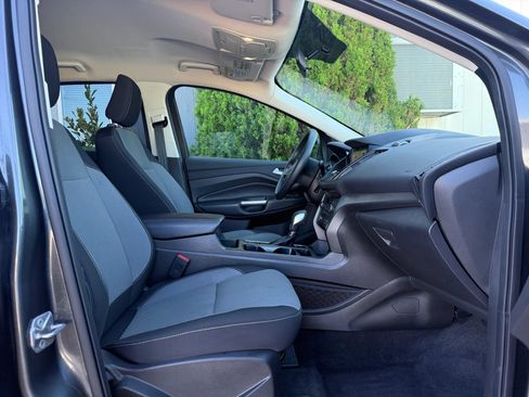 Used 2019 Ford Escape SE FWD image 15