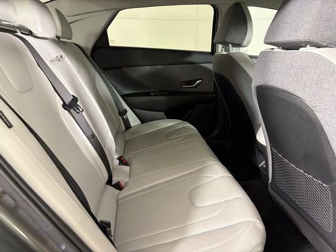 Used 2024 Hyundai Elantra Limited FWD image 21