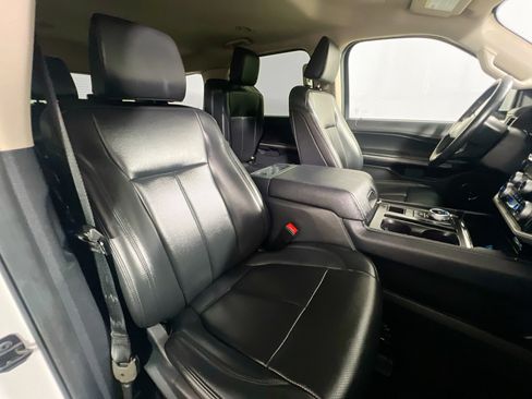 Used 2024 Ford Expedition XLT RWD image 30
