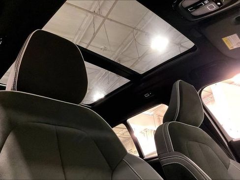 Certified 2023 Volvo XC40 B5 Plus w/ Climate Package AWD/4WD image 25