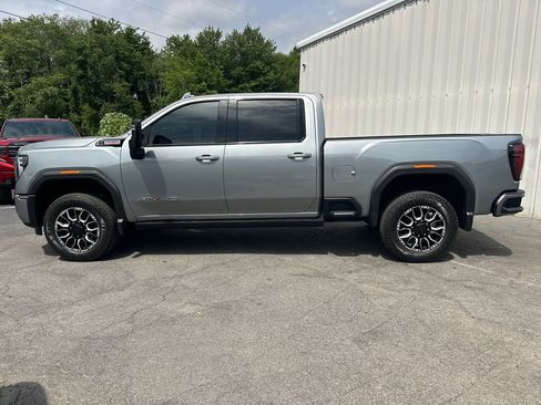 Used 2024 GMC Sierra 2500 AT4 w/ AT4 Premium Plus Package AWD/4WD image 9