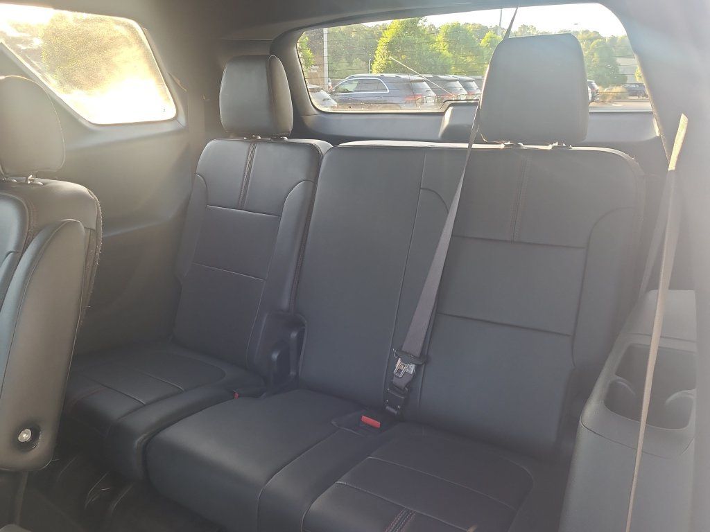 Used 2023 Chevrolet Traverse RS AWD/4WD image 14