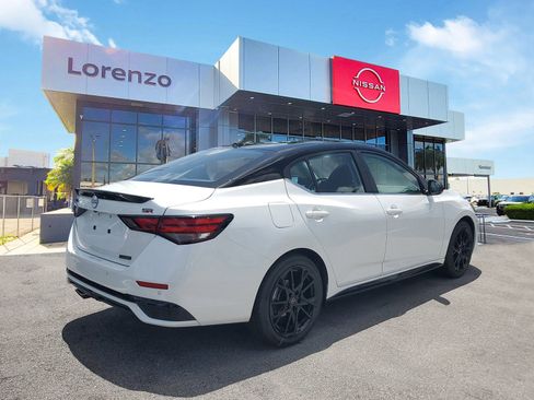 New 2025 Nissan Sentra SR w/ Midnight Edition image 4