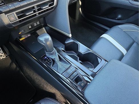 Used 2025 Toyota Camry SE image 25