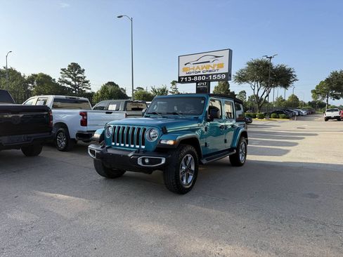Used 2020 Jeep Wrangler Unlimited Sahara AWD/4WD image 3