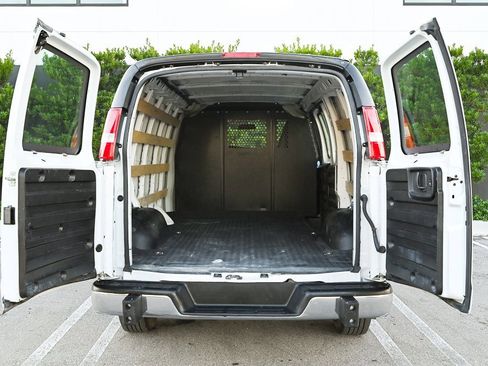 Used 2024 GMC Savana 2500 Work Van w/ Driver Convenience Package image 10