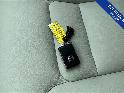 Used 2025 Volvo XC60 T8 Plus w/ Protection Package Premier image 13
