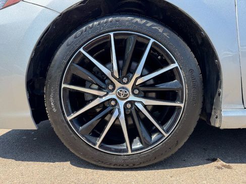 Used 2020 Toyota Camry SE FWD image 13