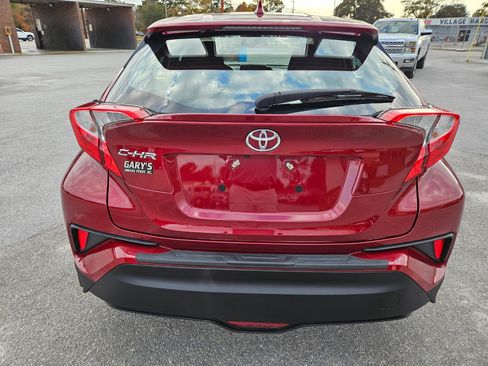 Used 2018 Toyota C-HR XLE image 5