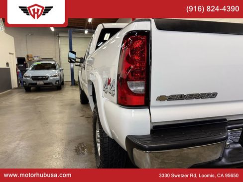 Used 2007 Chevrolet Silverado 2500 LT w/ Heavy-Duty Power Package image 15