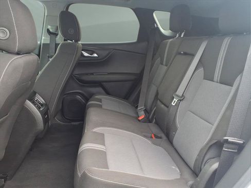 Used 2025 Chevrolet Blazer LT AWD/4WD image 17