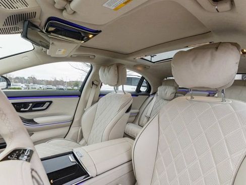 Certified 2025 Mercedes-Benz S 580 4MATIC Sedan image 16