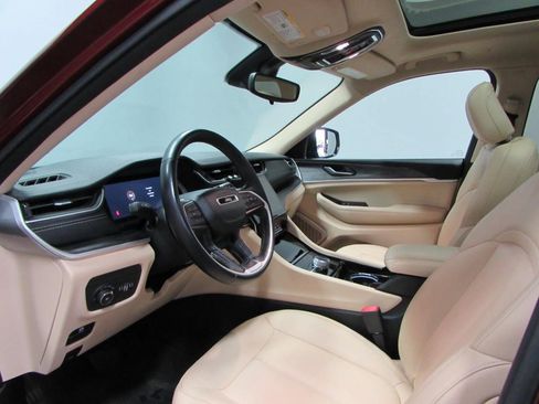 Used 2021 Jeep Grand Cherokee L Limited AWD/4WD image 13
