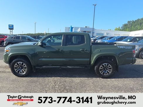 Used 2021 Toyota Tacoma TRD Sport w/ Technology Package AWD/4WD image 5