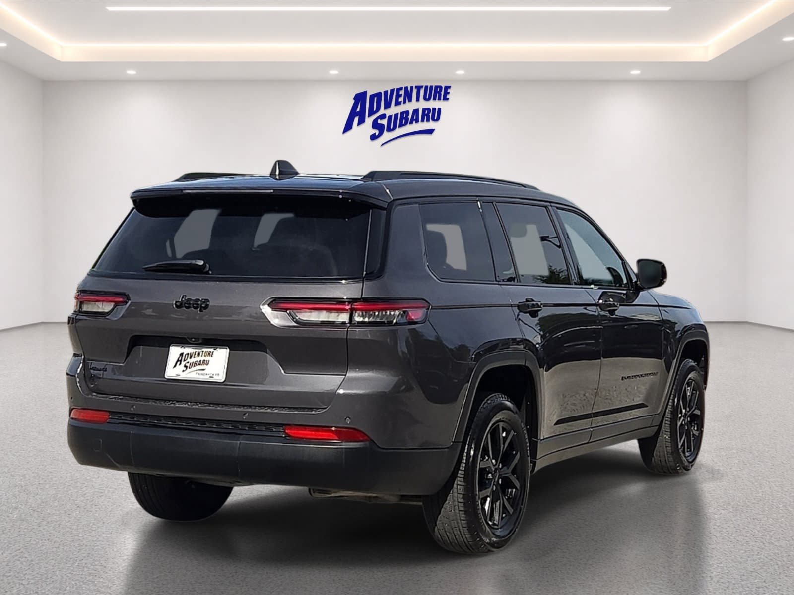 Used 2025 Jeep Grand Cherokee L Altitude AWD/4WD image 6