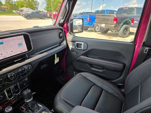 New 2026 Jeep Wrangler Unlimited Rubicon w/ Whitecap Package AWD/4WD image 39