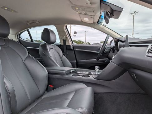 Used 2025 Genesis G70 2.5T RWD image 28