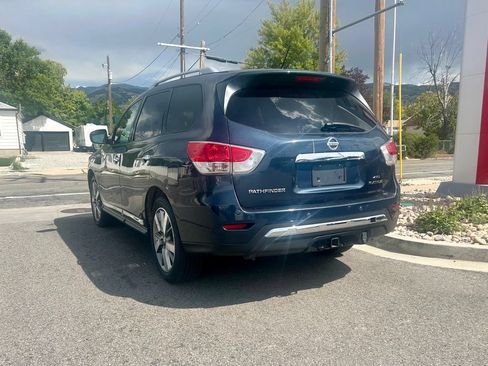 Used 2015 Nissan Pathfinder Platinum FWD image 6