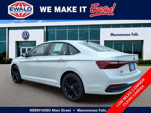 Used 2025 Volkswagen Jetta SE w/ Sunroof Package FWD image 5