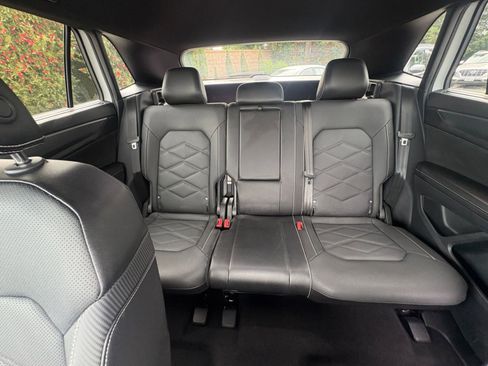Used 2025 Volkswagen Atlas Cross Sport SE image 41