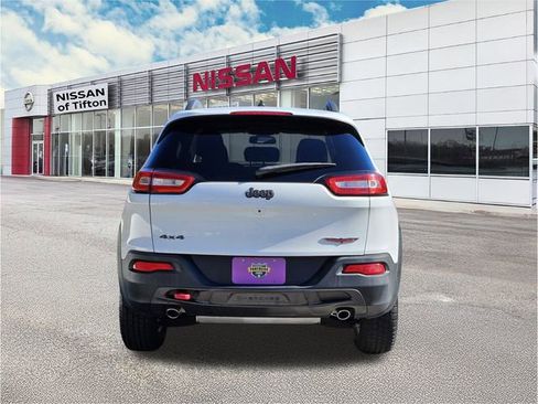 Used 2015 Jeep Cherokee Trailhawk w/ Leather Interior Group image 6