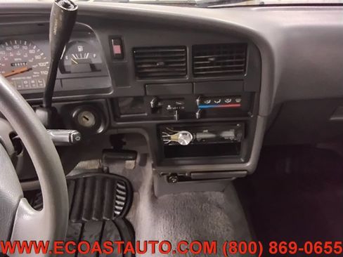 Used 1993 Toyota Pickup Deluxe image 11