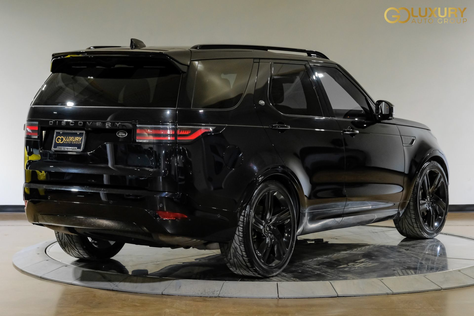 Used 2023 Land Rover Discovery S R-Dynamic AWD/4WD image 10
