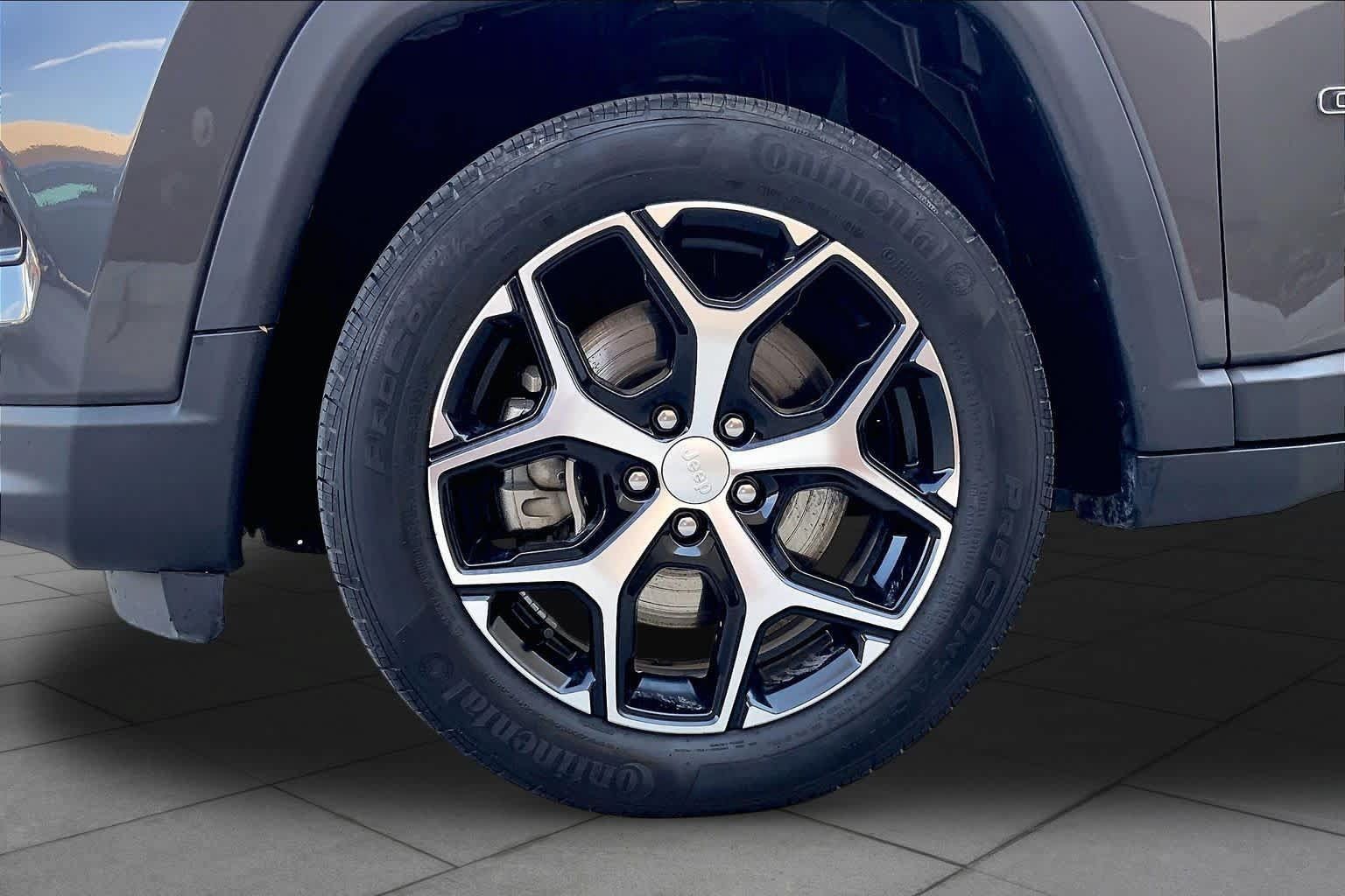 Used 2024 Jeep Compass Limited AWD/4WD image 11