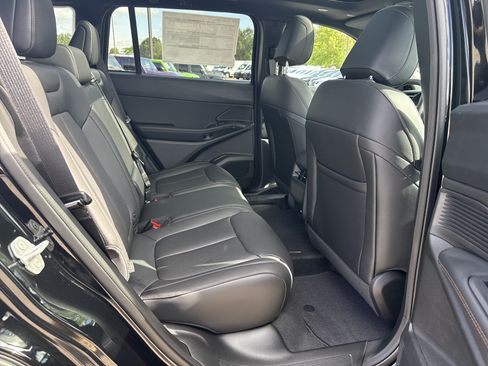 New 2026 Jeep Cherokee Limited AWD/4WD image 16